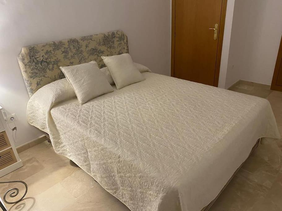 Central Estepona 3 Bed Apt With Pool And Parking المظهر الخارجي الصورة