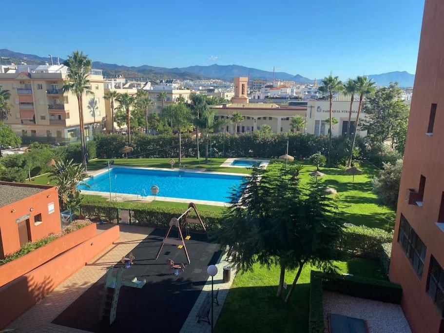 Central Estepona 3 Bed Apt With Pool And Parking المظهر الخارجي الصورة