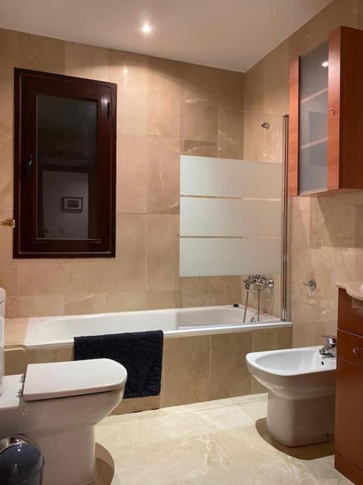 Central Estepona 3 Bed Apt With Pool And Parking المظهر الخارجي الصورة