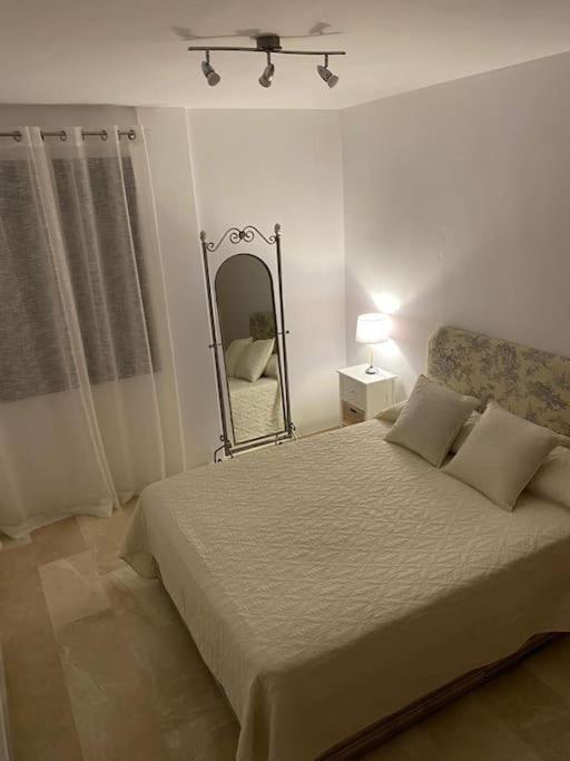 Central Estepona 3 Bed Apt With Pool And Parking المظهر الخارجي الصورة